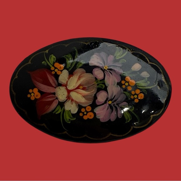 Vintage Brooch Pin Russian Hand Painted Lacquer Flowers Floral Oval - Picture 1 of 8